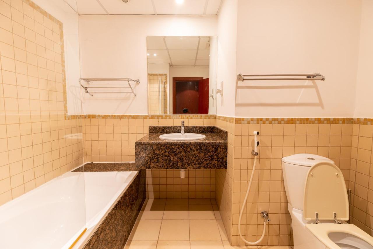 Travel Hub Premium Hostel ดูไบ ภายนอก รูปภาพ
